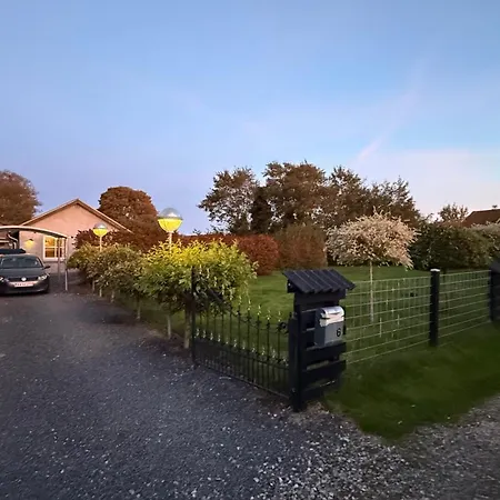 Smukt Naer C Inkl Rengoring * 里伯